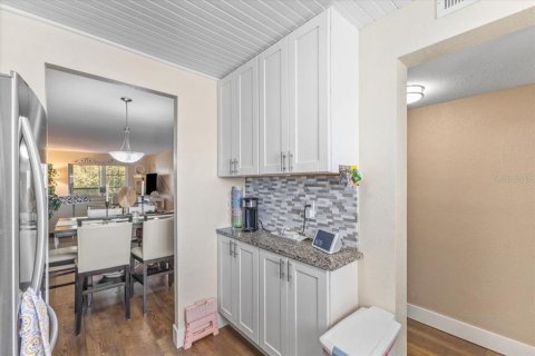 Copropriété à vendre à Bradenton, Floride: 2 chambres, 89.19 m2 № 2103727 - photo 5