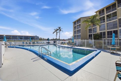 Copropriété à vendre à Bradenton, Floride: 2 chambres, 89.19 m2 № 2103727 - photo 24