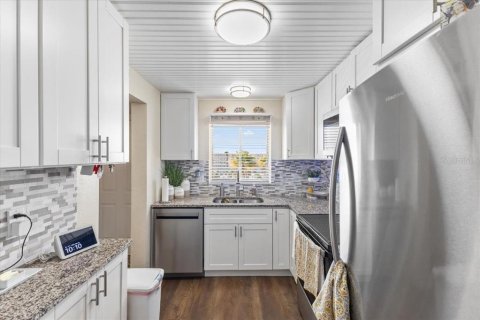 Copropriété à vendre à Bradenton, Floride: 2 chambres, 89.19 m2 № 2103727 - photo 4