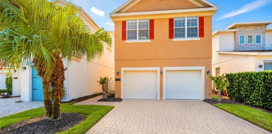 Villa ou maison à Four Corners, Floride 4 chambres, 261.52 m2 № 2266987