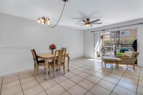 Copropriété à vendre à Dania Beach, Floride: 2 chambres, 86.86 m2 № 2032537 - photo 11