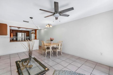 Copropriété à vendre à Dania Beach, Floride: 2 chambres, 86.86 m2 № 2032537 - photo 7