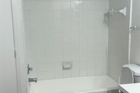 Condo in Kissimmee, Florida, 2 bedrooms № 2123204 - photo 11