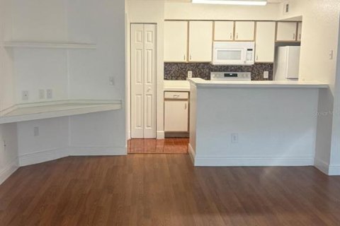 Condo in Kissimmee, Florida, 2 bedrooms № 2123204 - photo 3