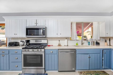 Casa en venta en Fort Lauderdale, Florida, 4 dormitorios, 213.3 m2 № 2053499 - foto 10