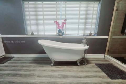 Casa en venta en Fort Lauderdale, Florida, 4 dormitorios, 213.3 m2 № 2053499 - foto 28