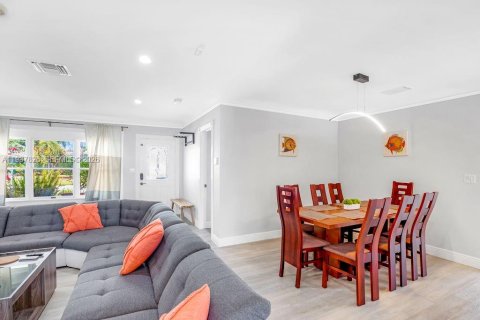 Casa en venta en Fort Lauderdale, Florida, 4 dormitorios, 213.3 m2 № 2053499 - foto 6
