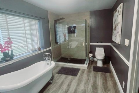 Casa en venta en Fort Lauderdale, Florida, 4 dormitorios, 213.3 m2 № 2053499 - foto 29
