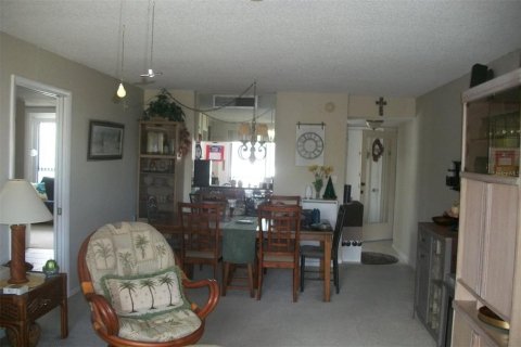 Condo in Clearwater, Florida, 2 bedrooms № 2213654 - photo 10