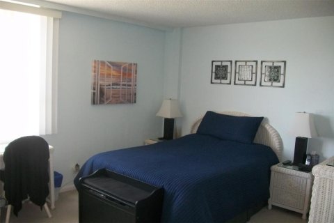Condo in Clearwater, Florida, 2 bedrooms № 2213654 - photo 11