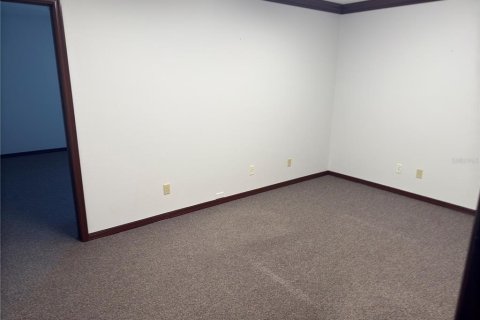 Immobilier commercial à louer à Port Charlotte, Floride: 571.72 m2 № 2097524 - photo 5