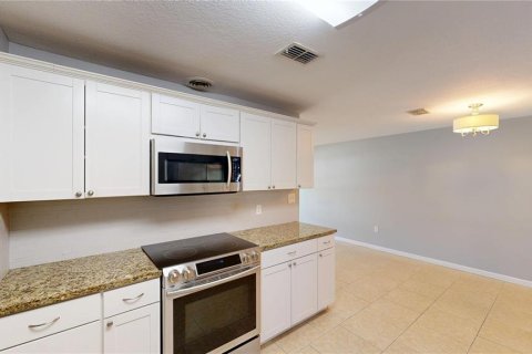House in Orlando, Florida 3 bedrooms, 191.19 sq.m. № 1797144 - photo 18