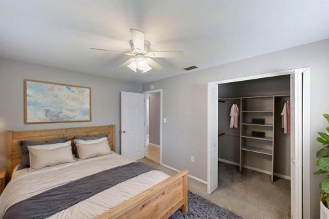 House in Orlando, Florida 3 bedrooms, 191.19 sq.m. № 1797144 - photo 9