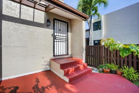 Condominio en venta en Miami, Florida, 3 dormitorios, 118.45 m2 № 2090772 - foto 28