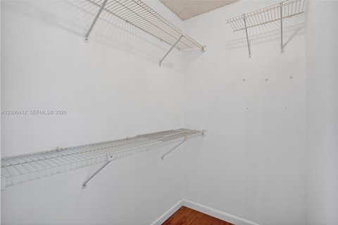 Condominio en venta en Miami, Florida, 3 dormitorios, 118.45 m2 № 2090772 - foto 22