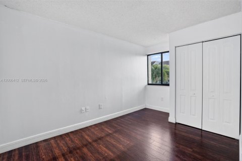Condominio en venta en Miami, Florida, 3 dormitorios, 118.45 m2 № 2090772 - foto 16