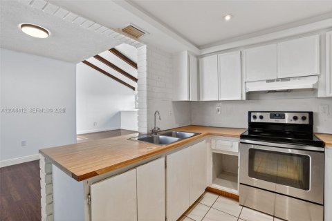 Condominio en venta en Miami, Florida, 3 dormitorios, 118.45 m2 № 2090772 - foto 13