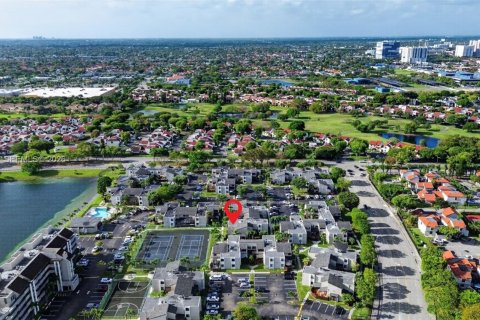Condominio en venta en Miami, Florida, 3 dormitorios, 118.45 m2 № 2090772 - foto 29