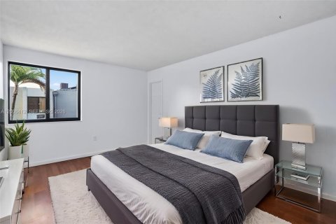Condominio en venta en Miami, Florida, 3 dormitorios, 118.45 m2 № 2090772 - foto 24