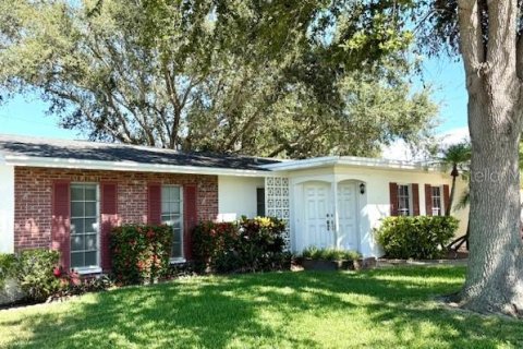 Villa ou maison à vendre à Largo, Floride: 4 chambres, 166.67 m2 № 1868988 - photo 1