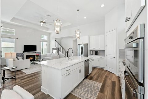 House in Wesley Chapel, Florida 4 bedrooms, 230.12 sq.m. № 1876093 - photo 9