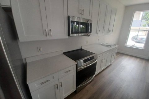 House in Celebration, Florida 4 bedrooms, 183.95 sq.m. № 2203705 - photo 28