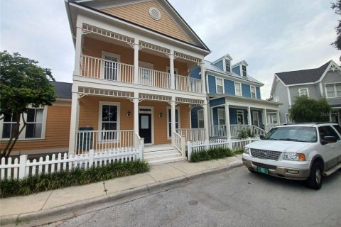 House in Celebration, Florida 4 bedrooms, 183.95 sq.m. № 2203705 - photo 2