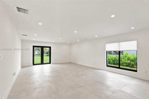 House in Cutler Bay, Florida 4 bedrooms, 181.81 sq.m. № 2340254 - photo 16