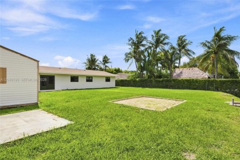 House in Cutler Bay, Florida 4 bedrooms, 181.81 sq.m. № 2340254 - photo 28