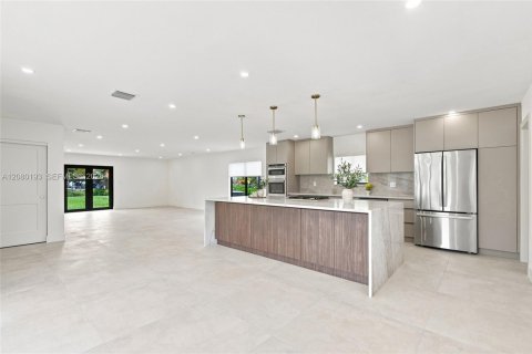House in Cutler Bay, Florida 4 bedrooms, 181.81 sq.m. № 2340254 - photo 7