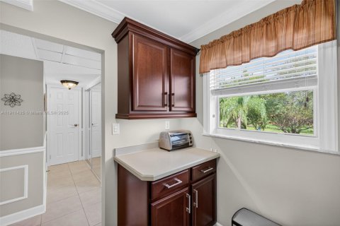 Condo in Lauderdale Lakes, Florida, 1 bedroom  № 2090266 - photo 16