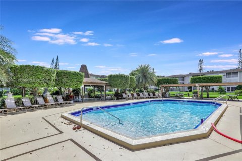 Condo in Lauderdale Lakes, Florida, 1 bedroom  № 2090266 - photo 25