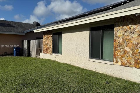 Casa en venta en Lauderhill, Florida, 4 dormitorios, 185.34 m2 № 2065514 - foto 14