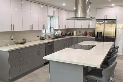 Casa en venta en Lauderhill, Florida, 4 dormitorios, 185.34 m2 № 2065514 - foto 11