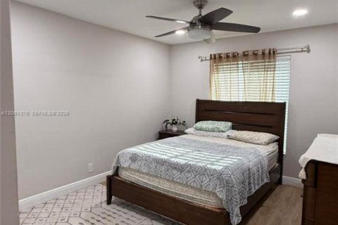 Casa en venta en Lauderhill, Florida, 4 dormitorios, 185.34 m2 № 2065514 - foto 7