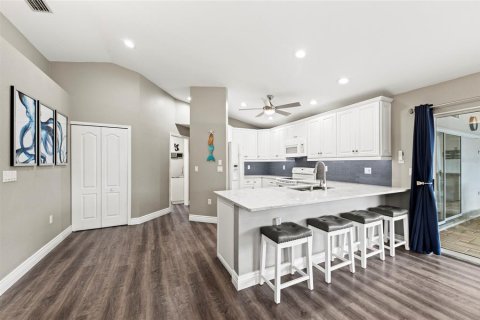 House in Sarasota, Florida 3 bedrooms, 184.69 sq.m. № 1883421 - photo 23