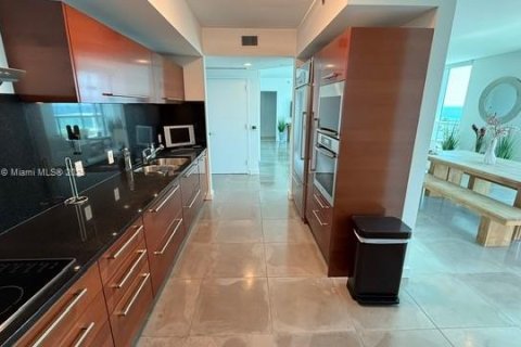 Condo in Fort Lauderdale, Florida, 2 bedrooms  № 1861345 - photo 12