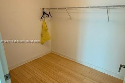 Condo in Fort Lauderdale, Florida, 2 bedrooms  № 1861345 - photo 29