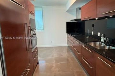 Condo in Fort Lauderdale, Florida, 2 bedrooms  № 1861345 - photo 9