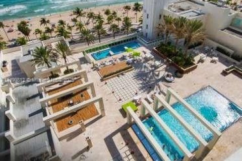 Condo in Fort Lauderdale, Florida, 2 bedrooms  № 1861345 - photo 2