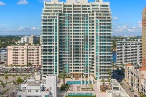 Condo in Fort Lauderdale, Florida, 2 bedrooms  № 1861345 - photo 3