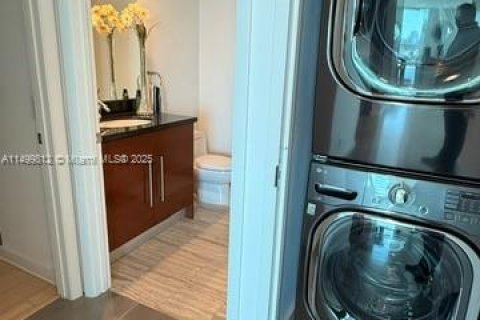 Condo in Fort Lauderdale, Florida, 2 bedrooms  № 1861345 - photo 13