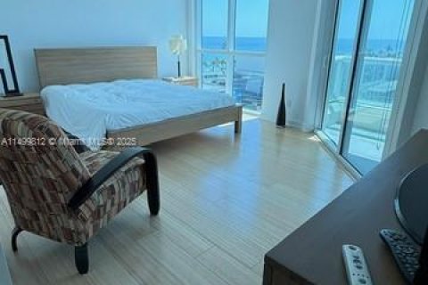Condo in Fort Lauderdale, Florida, 2 bedrooms  № 1861345 - photo 25