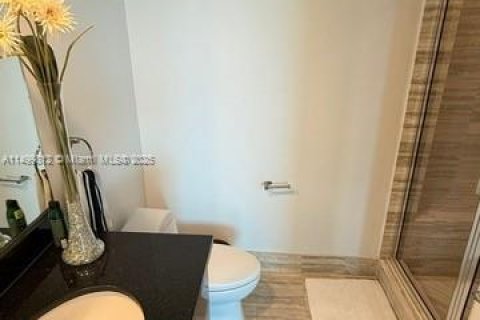 Condo in Fort Lauderdale, Florida, 2 bedrooms  № 1861345 - photo 14