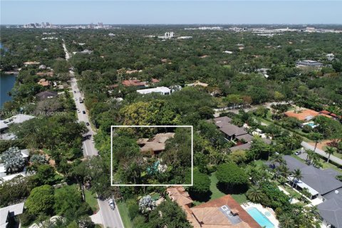 Villa ou maison à vendre à Miami, Floride: 3 chambres, 476.4 m2 № 2026198 - photo 12