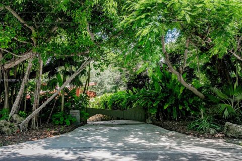 Villa ou maison à vendre à Miami, Floride: 3 chambres, 476.4 m2 № 2026198 - photo 5