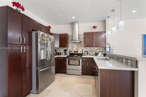 Купить виллу или дом в Пемброк-Пайнс, Флорида 3 спальни, 170.57м2, № 1988538 - фото 21