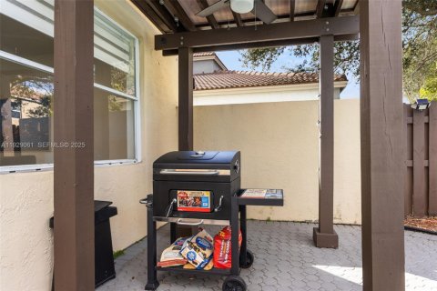 Купить виллу или дом в Пемброк-Пайнс, Флорида 3 спальни, 170.57м2, № 1988538 - фото 24