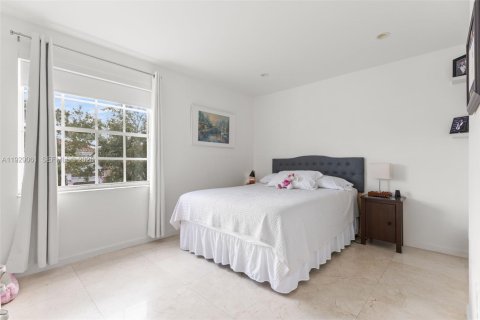 Купить виллу или дом в Пемброк-Пайнс, Флорида 3 спальни, 170.57м2, № 1988538 - фото 28