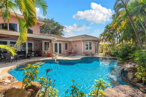 Casa en venta en Fort Lauderdale, Florida, 4 dormitorios, 442.49 m2 № 1940876 - foto 2